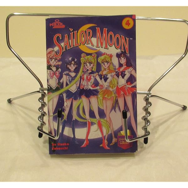 Amazon.com: Sailor Moon, Vol. 1: 9781892213013: Takeuchi, Naoko: Books